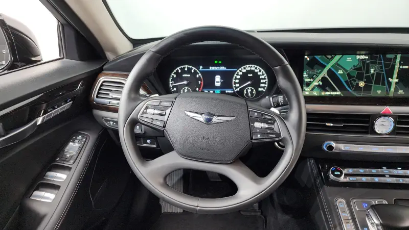 Genesis G90