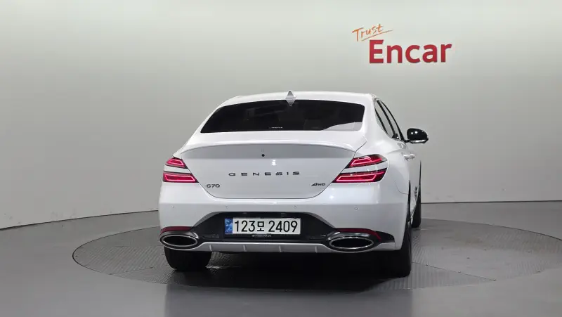 Genesis G70