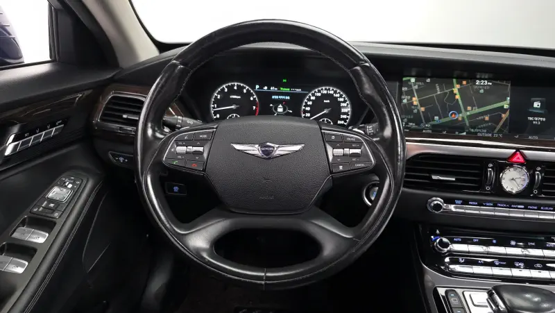 Genesis EQ900