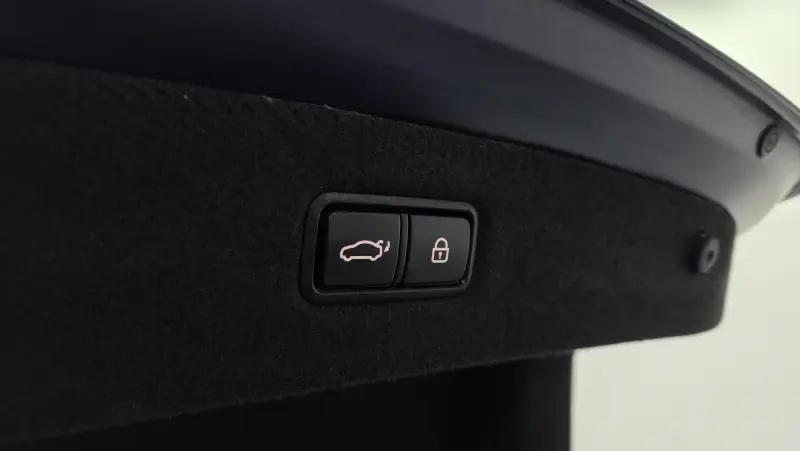 Genesis EQ900