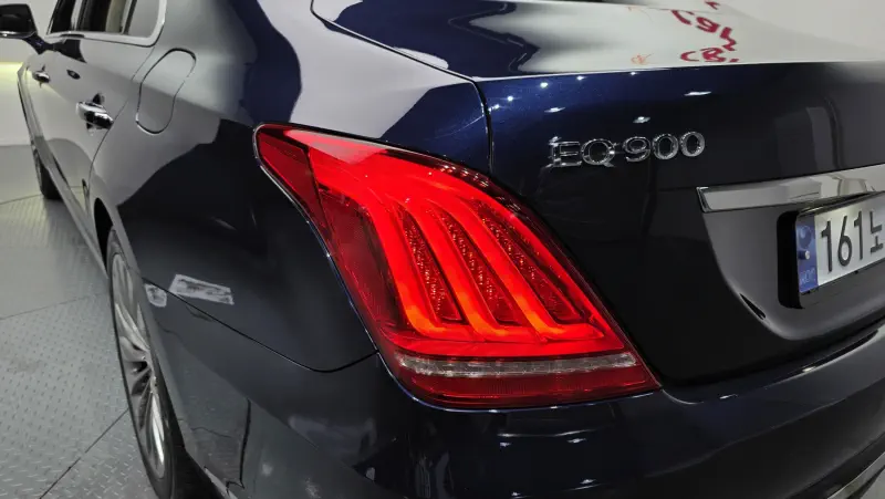 Genesis EQ900