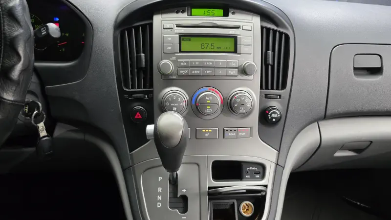 Hyundai Grand Starex
