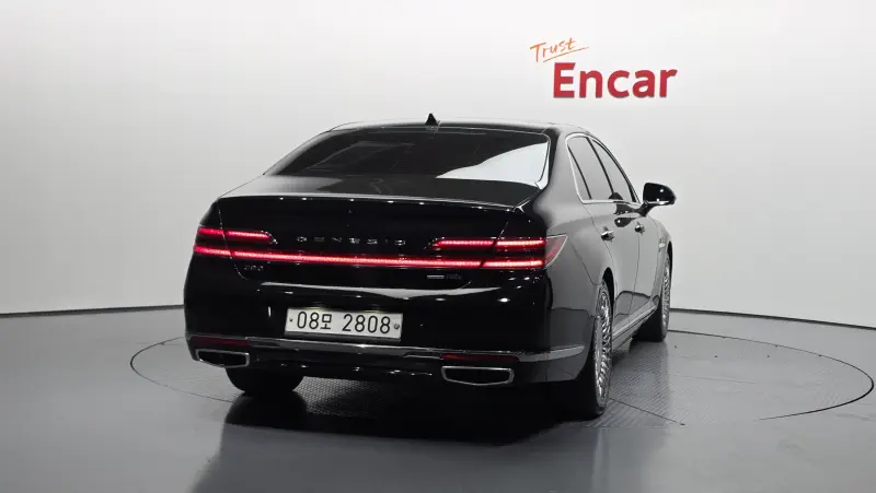 Genesis G90