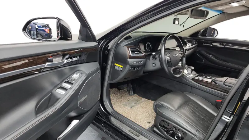 Genesis G90
