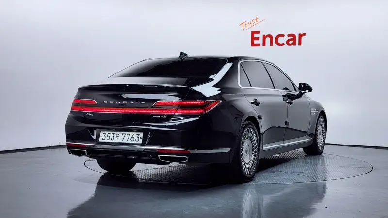 Genesis G90