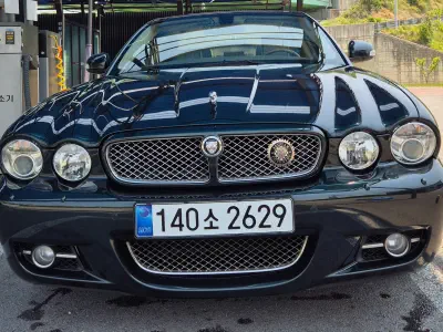 Jaguar XJ