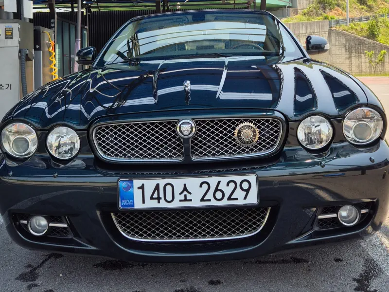 Jaguar XJ