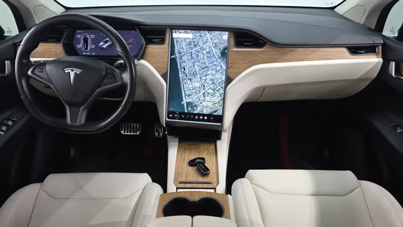 Tesla MODEL X