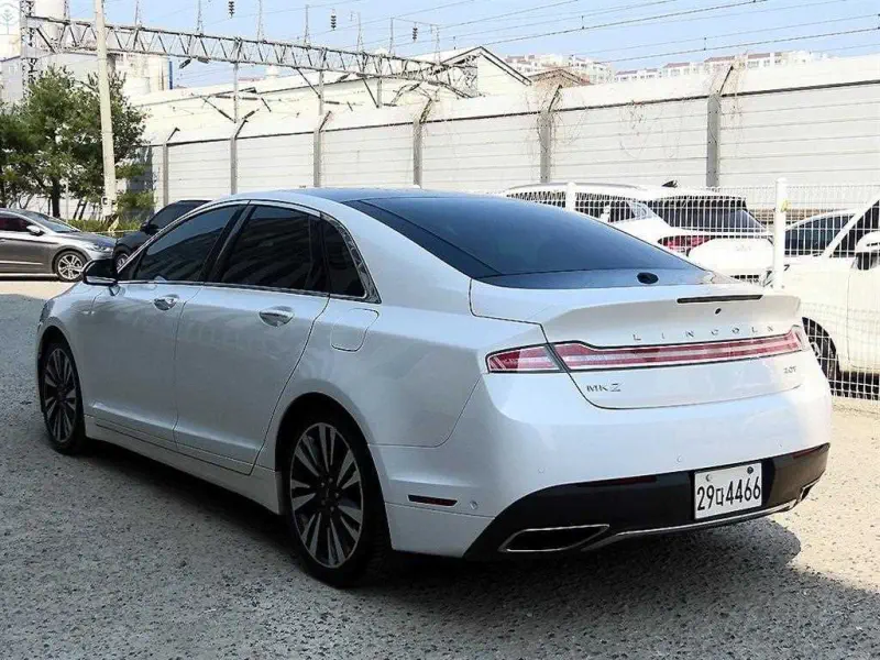 Lincoln Mkz
