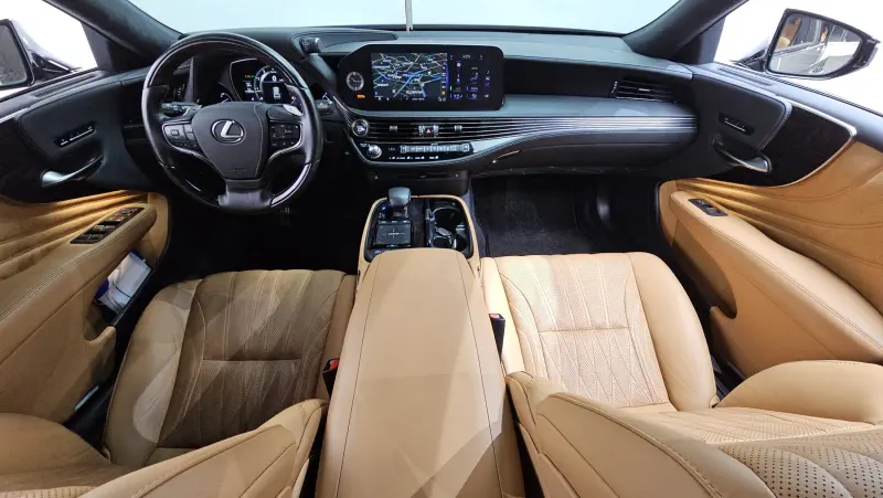 Lexus LS