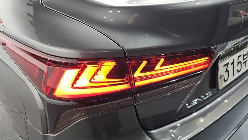 Lexus LS