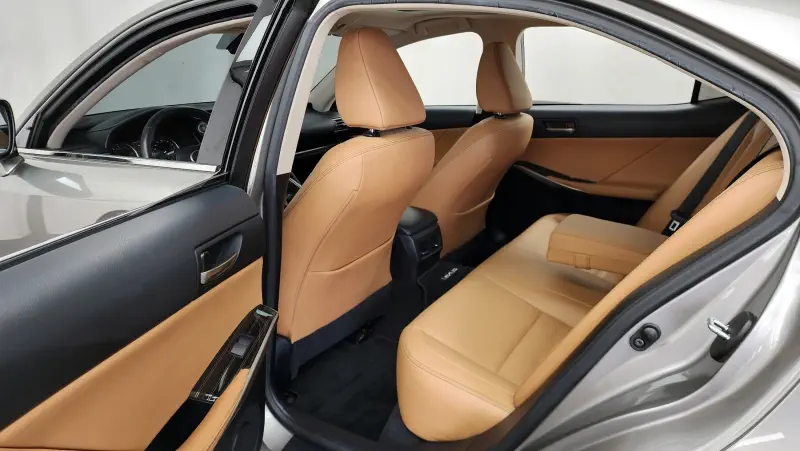 Lexus IS300