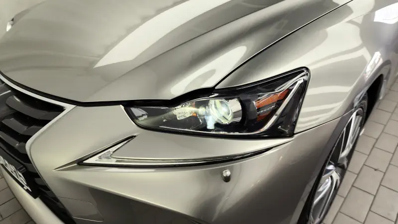 Lexus IS300