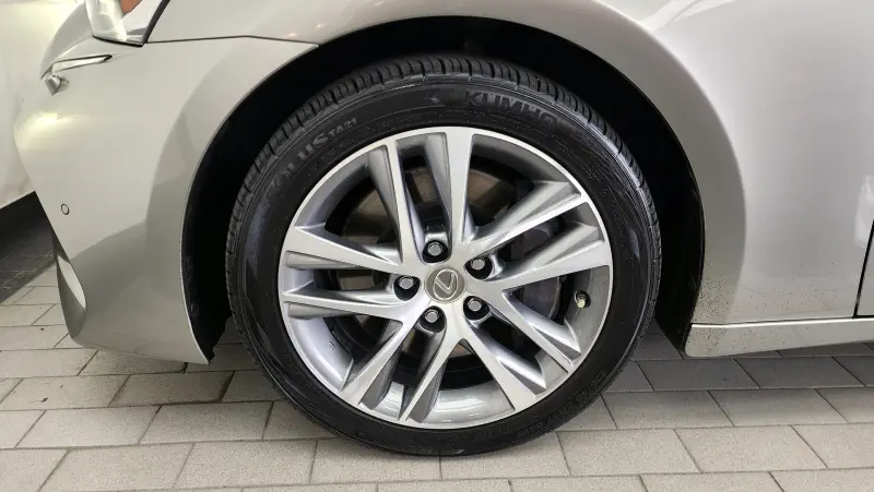 Lexus IS300