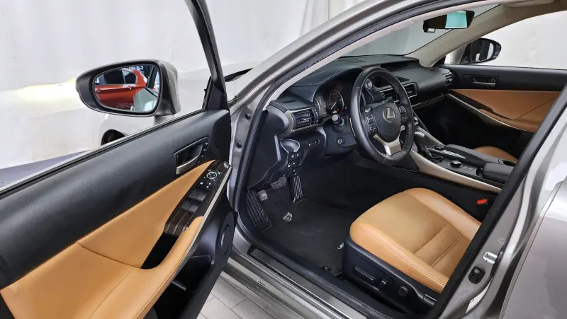 Lexus IS300