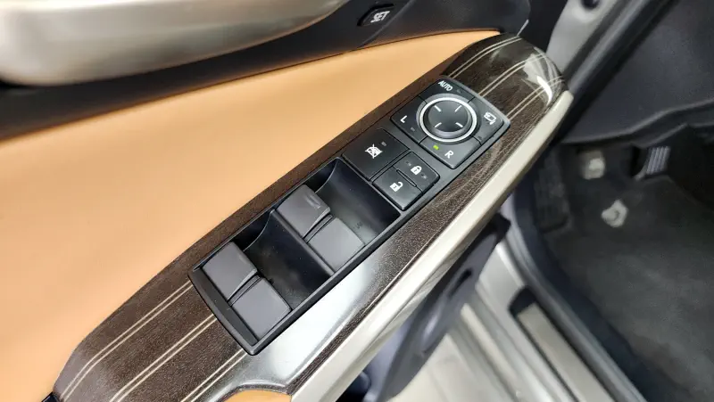 Lexus IS300