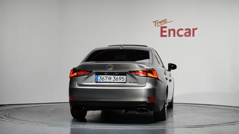 Lexus IS300