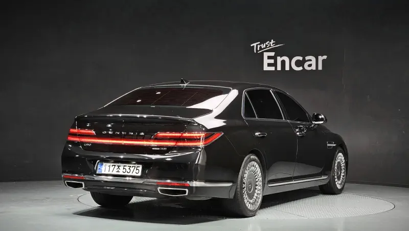 Genesis G90