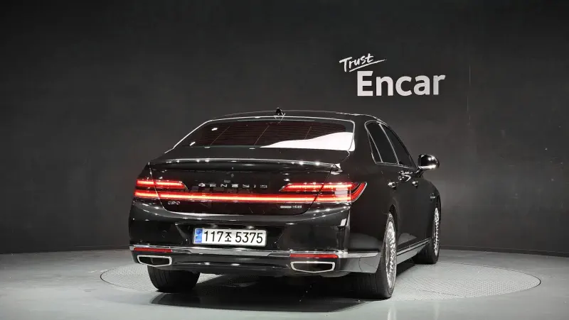 Genesis G90