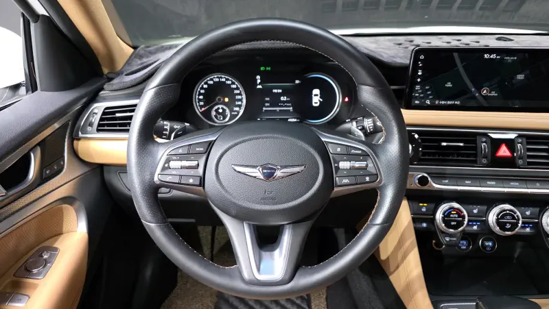 Genesis G70