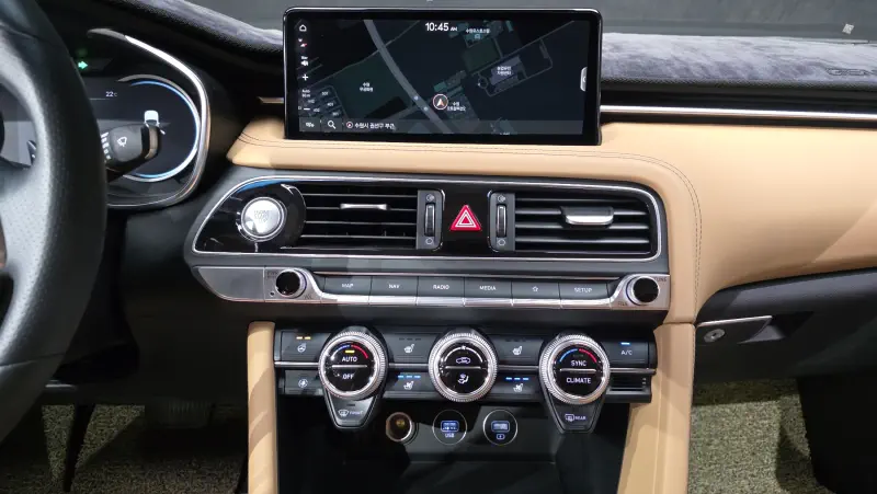Genesis G70