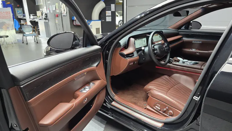 Genesis G90