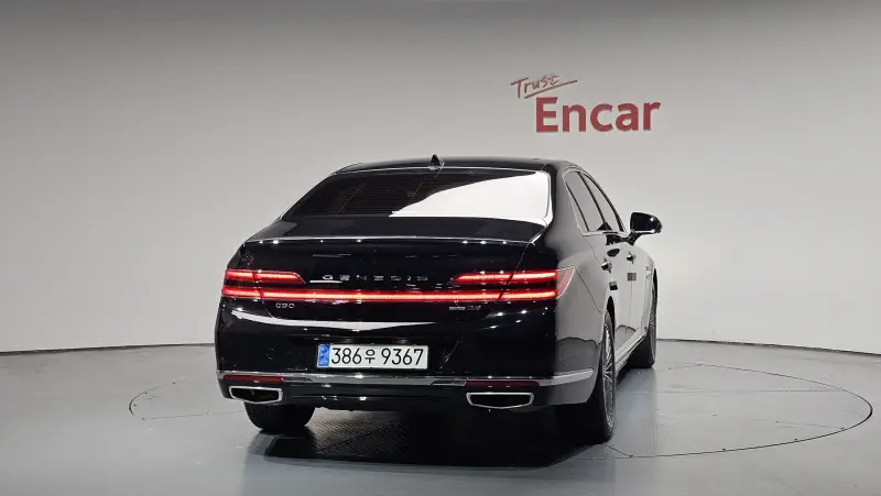 Genesis G90