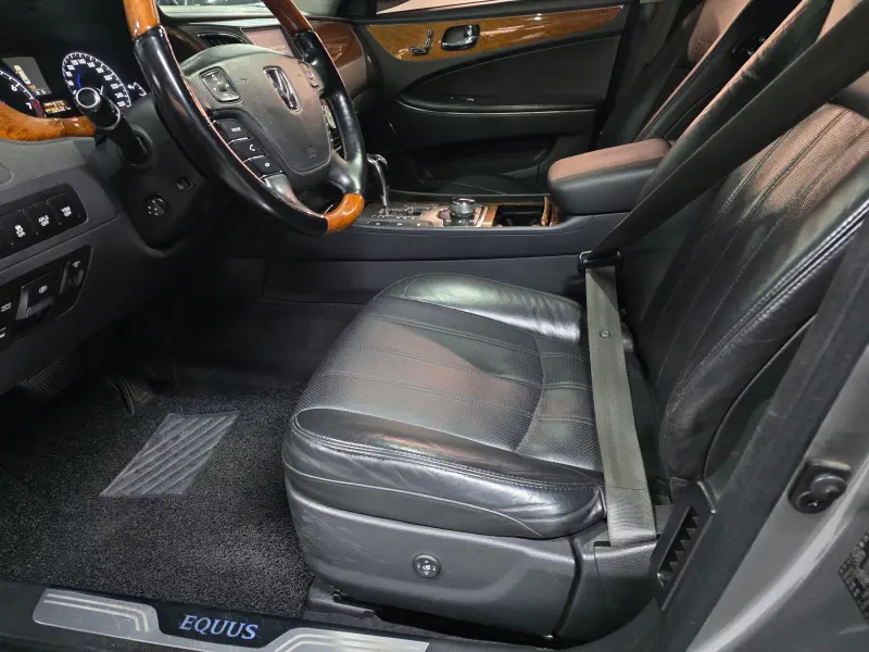 Hyundai Equus
