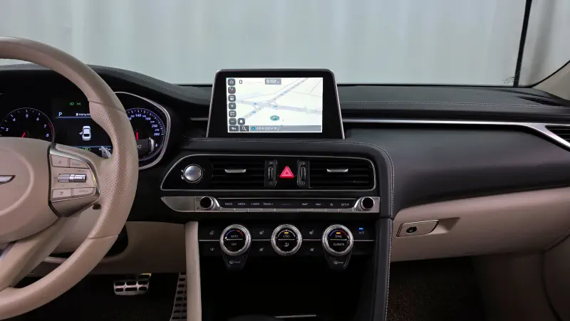 Genesis G70