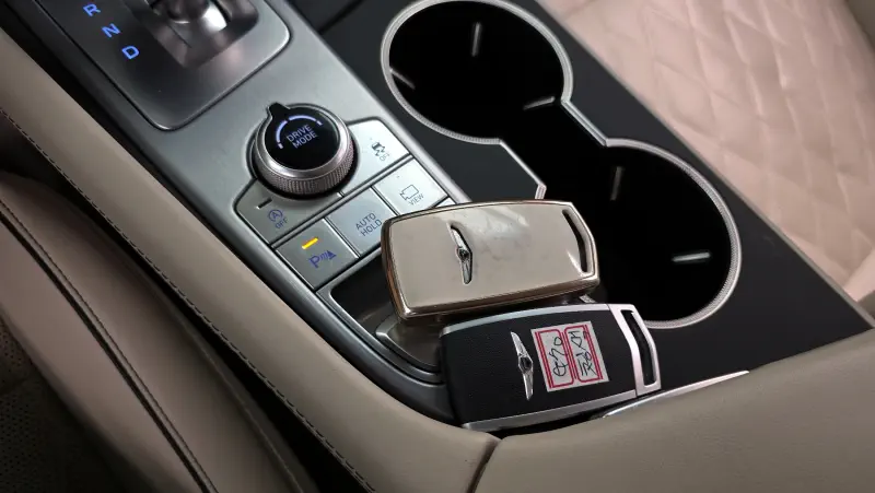 Genesis G70