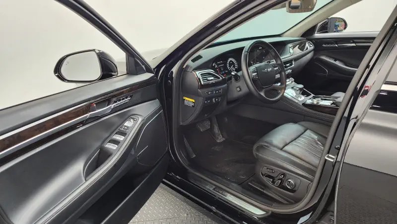 Genesis G90