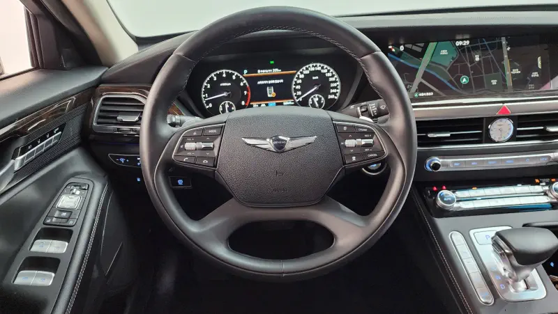 Genesis G90