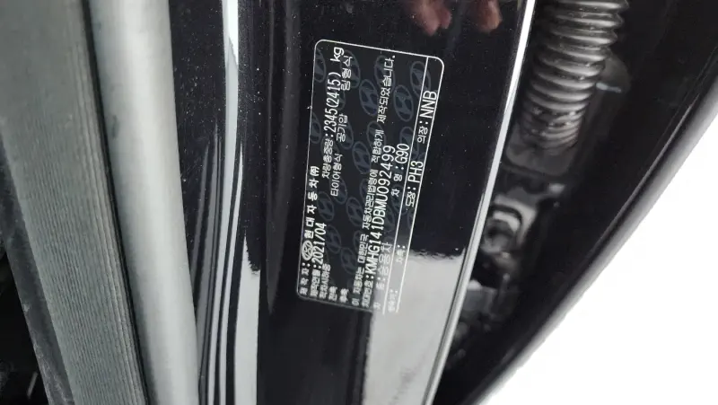 Genesis G90