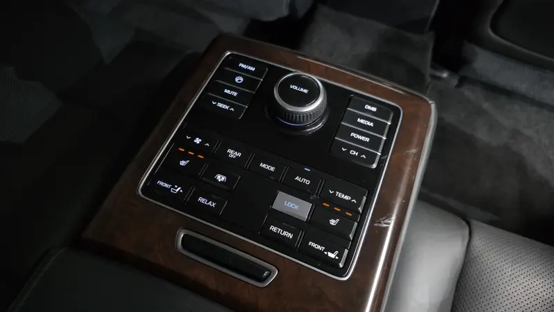 Hyundai Equus