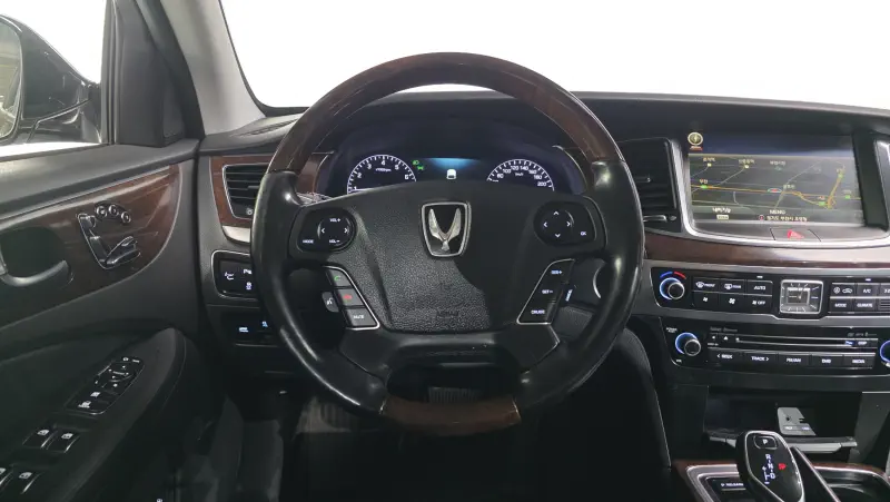 Hyundai Equus