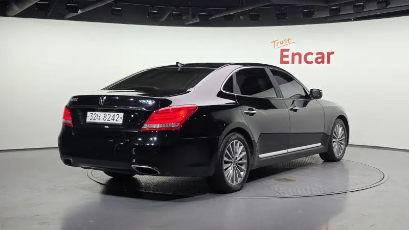 Hyundai Equus