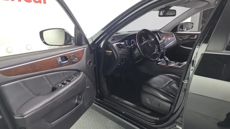 Hyundai Equus