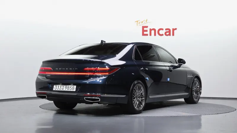 Genesis G90