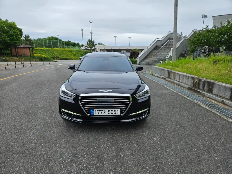 Genesis EQ900
