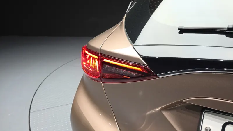Infiniti Q30