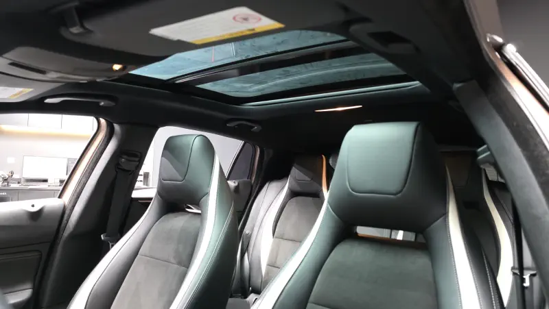 Infiniti Q30