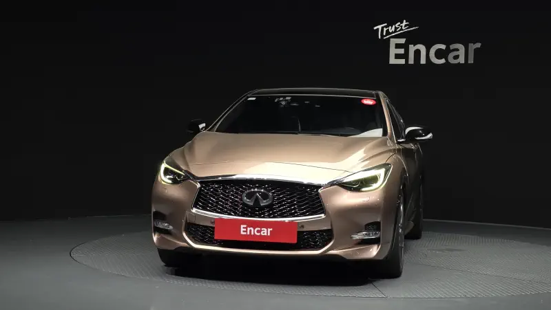 Infiniti Q30
