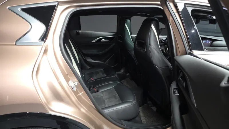 Infiniti Q30