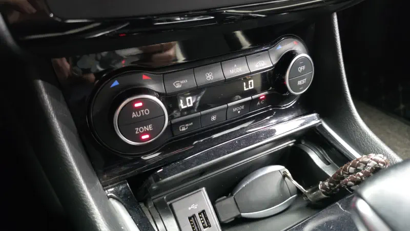 Infiniti Q30