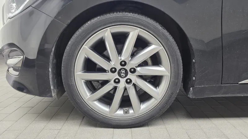 Hyundai Aslan