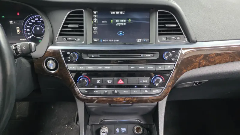 Hyundai Aslan