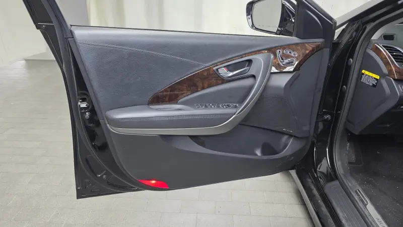 Hyundai Aslan