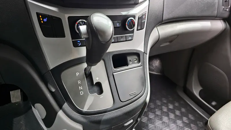 Hyundai Grand Starex