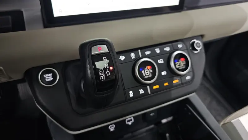 Land Rover Defender