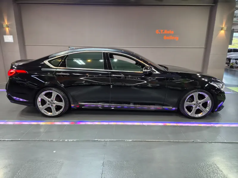 Hyundai Genesis
